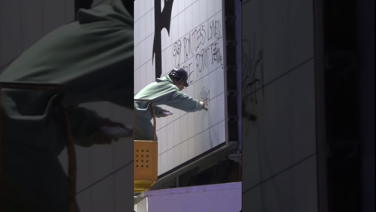 【King Gnu 常田大希】高所作業をする常田　pointless journey adidasコラボ　特大広告サイン