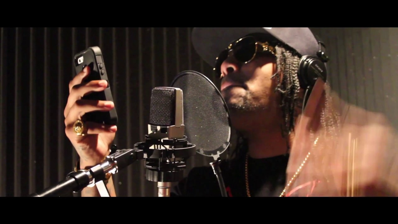 Παρακολούθηση Chi-G Ft. Lil Flip - "This Ain't What You Want" In Studio Performance στο YouTube Παρακολούθηση Chi-G Ft. Lil Flip - "This Ain't What You Want" In Studio Performance στο YouTube