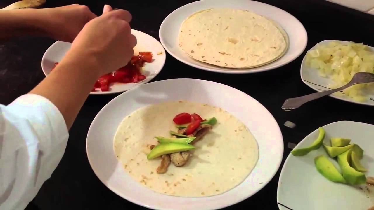 Cómo doblar un burrito - YouTube