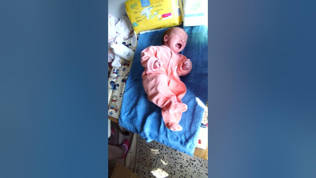 Voila la lesson pour changer une couche ! (2) YouTube