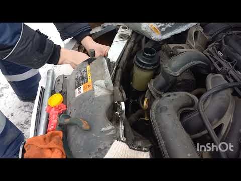 Замена жидкости ГУР без завоздушивания системы.  Промывка свежим маслом Форд Фокус 2, 1,6.