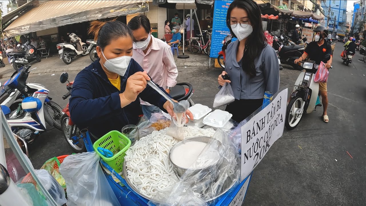 saigon cafe nguyen du 2022 Update Cực vui chị gái bánh tằm bì nước cốt dừa được nhiều người biết đến, ai ăn cũng khen ngon