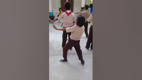 Anak sd Joget entah apa yang merasukimu