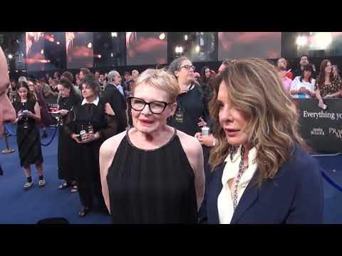 Dianne Wiest and Stockard Channing about the Movie PRACTICAL MAGIC 2 - ZAUBERHAFTE SCHWESTERN