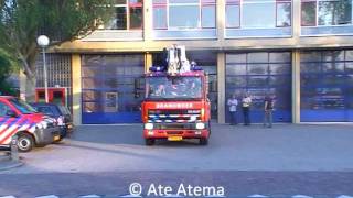 HW 4250 rukt met spoed uit vanaf de kazerne voor een middel-brand in Eastermar screenshot 5