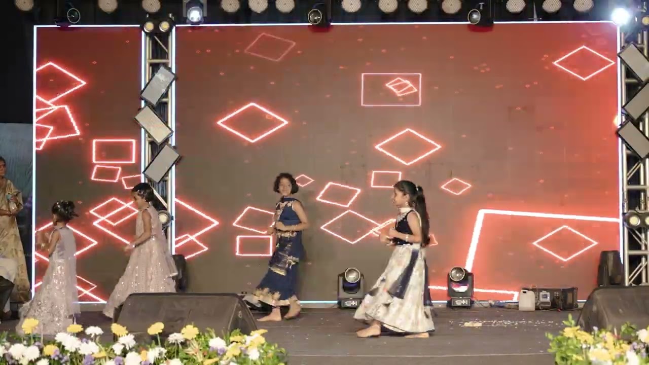 Устройства | До | Групповые танцы | Винтажное настроение Attic 2025