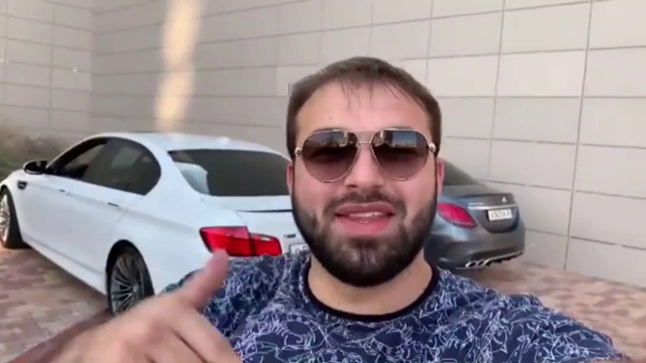 Кто играет мерседес