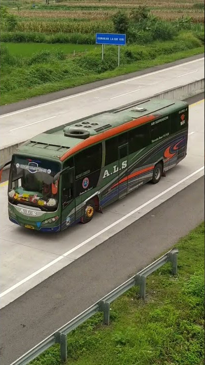 Performa bus ALS di jalan tol transjawa dengan mercy Oh 1626