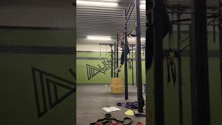 Single leg kipping pull-up