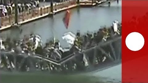 China bridge collapse caught on camera, chaos as people tumble into water