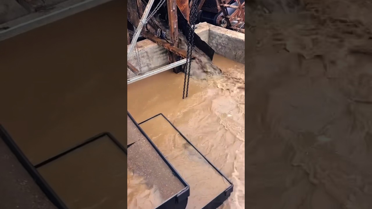 Sand mining process from river : Good machinery and technology make work easier and faster