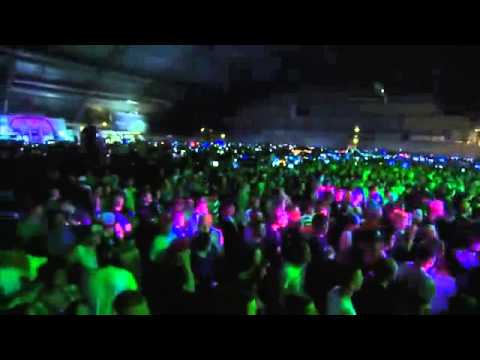 Worst DJ and crowd ever