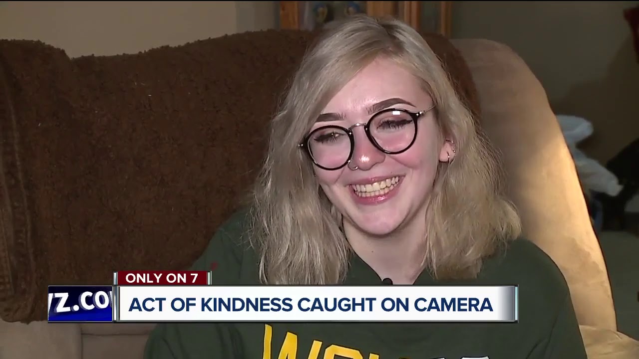 Act of kindness caught on camera YouTube