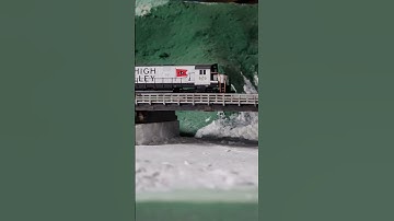 Alco C-628, Lehigh Valley and Delaware & Hudson, N Scale through the Gorge