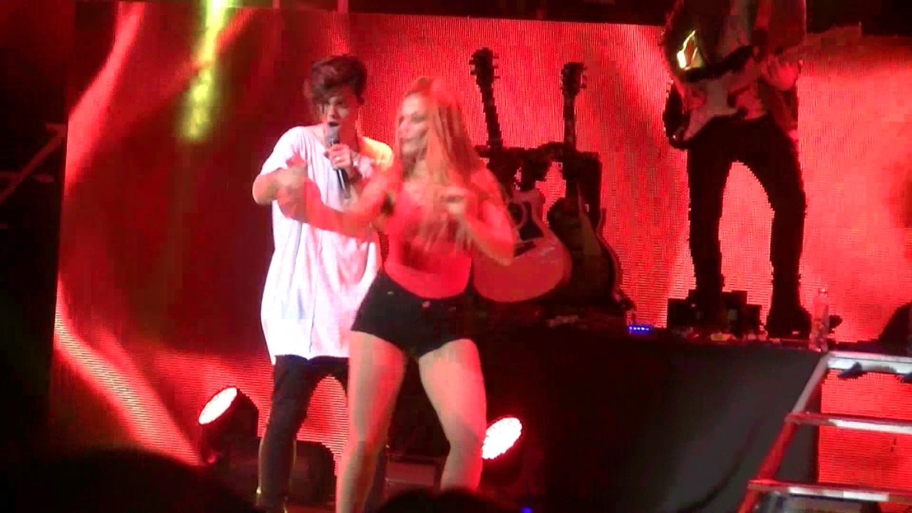 Abraham Mateo - Mueve  (04/12/16 Gran Rex)