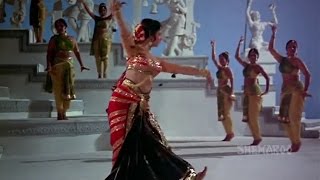 Waheeda Rehman Dance from Guide (Part 1)