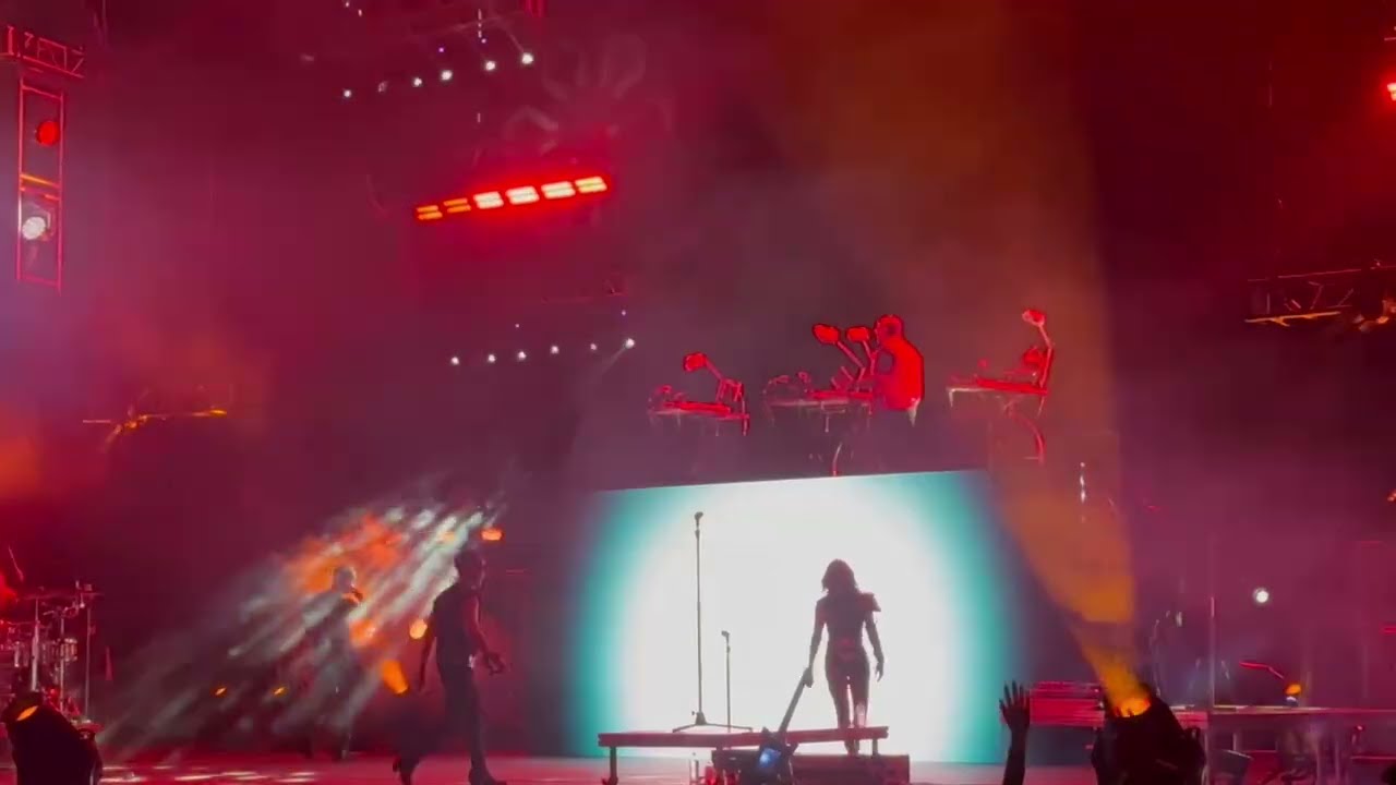 MOENIA MORIR TRES VECES.