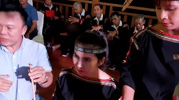 Nghi thức uống rượu cần của người đồng bào ê đê Tây nguyên/ buổi họp lớp đại học kinh tế 25 k2.1