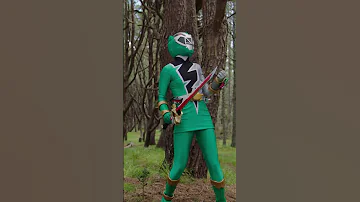 Green And Black Rangers Unleash Their Powers Power Rangers Dino Fury Power Rangers Official 