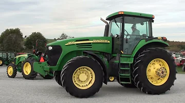 Kolik koní má traktor John Deere 7820?