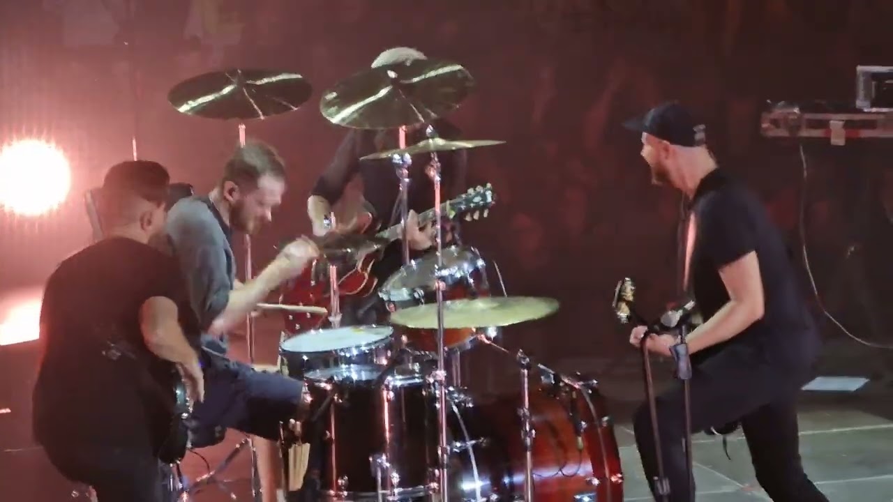 Диана Арбенина и ночные снайперы  (Екатеринбург, ДИВС 22.10.22) - 31я весна