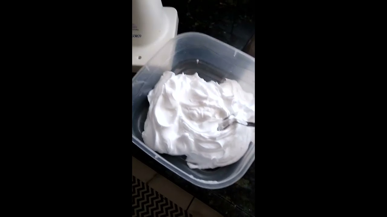 Como fazer chantilly falso em dois minutos com apenas dois ingredientes