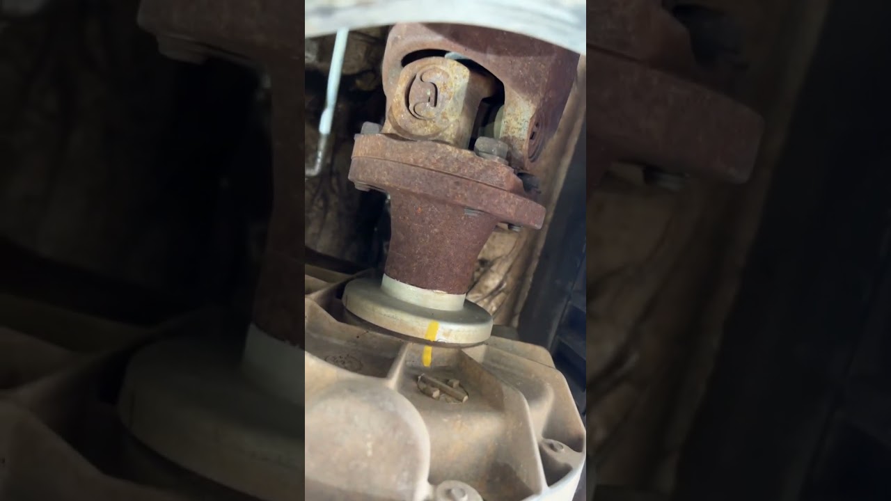 Stretched transfer case popping! #automobile #mechanic #dodge #ram #technician