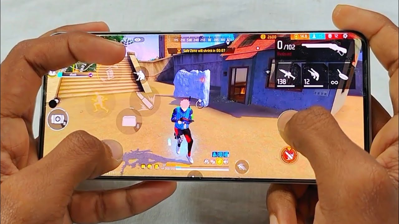 Solo Vs Squad Handcam ⚡ Poco X7 Pro 📲 Free Fire Gameplay 🎯 - YouTube