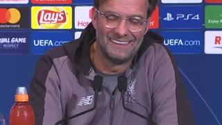 Jurgen Klopp thinks French-English translator has an erotic voice. Resimi