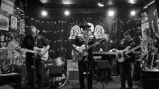 Mark Sinnis and 825  ~"It's Been A Long Cold Hard Lonely Winter"~Live From Beale Street Barber Shop
