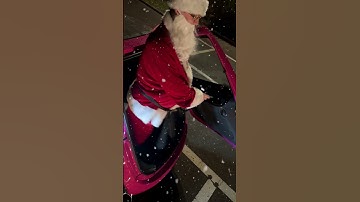 Lighting up the Tree in Style 🎅🏼🚗⚡️ #microlino