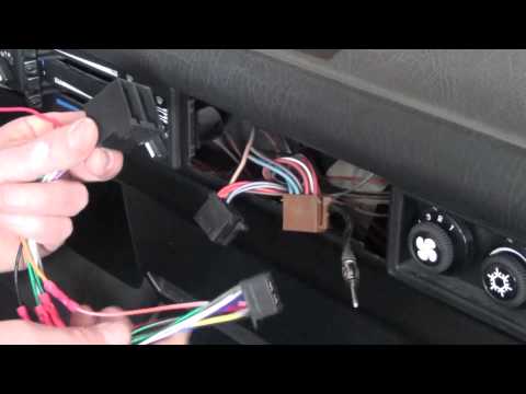 GoWesty : Aftermarket Stereo Install In a Vanagon