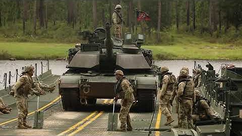 Raiders and Black Diamonds execute wet gap crossing