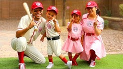 THE BEST FAMILY HALLOWEEN COSTUME 2017! | Trick or Treat ??⚾️ 