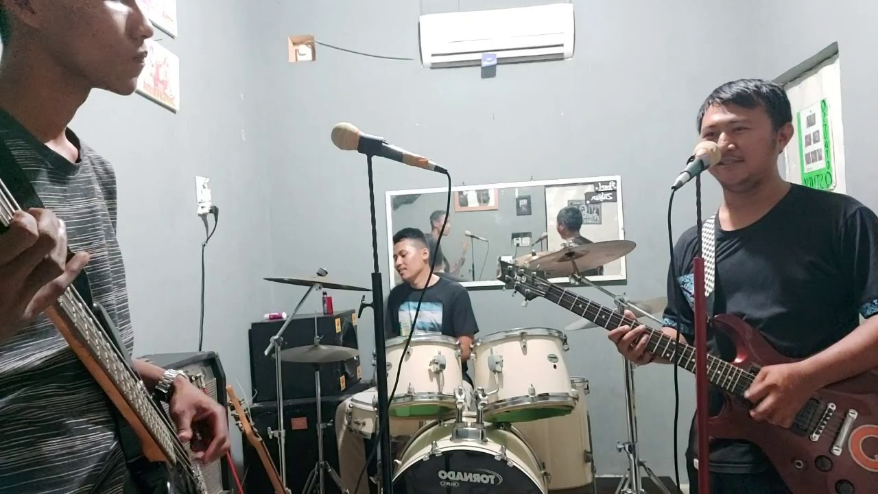 Koes Plus - Bujangan ( Cover by D"muts Band ) - YouTube