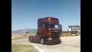 Scania Rs730 Black Amber  Vs Scania R730 Absolute Tuning By F.lli Acconcia