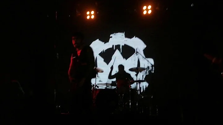 Crown the Empire - Memories of a Broken Heart live SPB