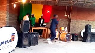 Kweriez 'S'fun'imali' live at the Mdantsane art sessions