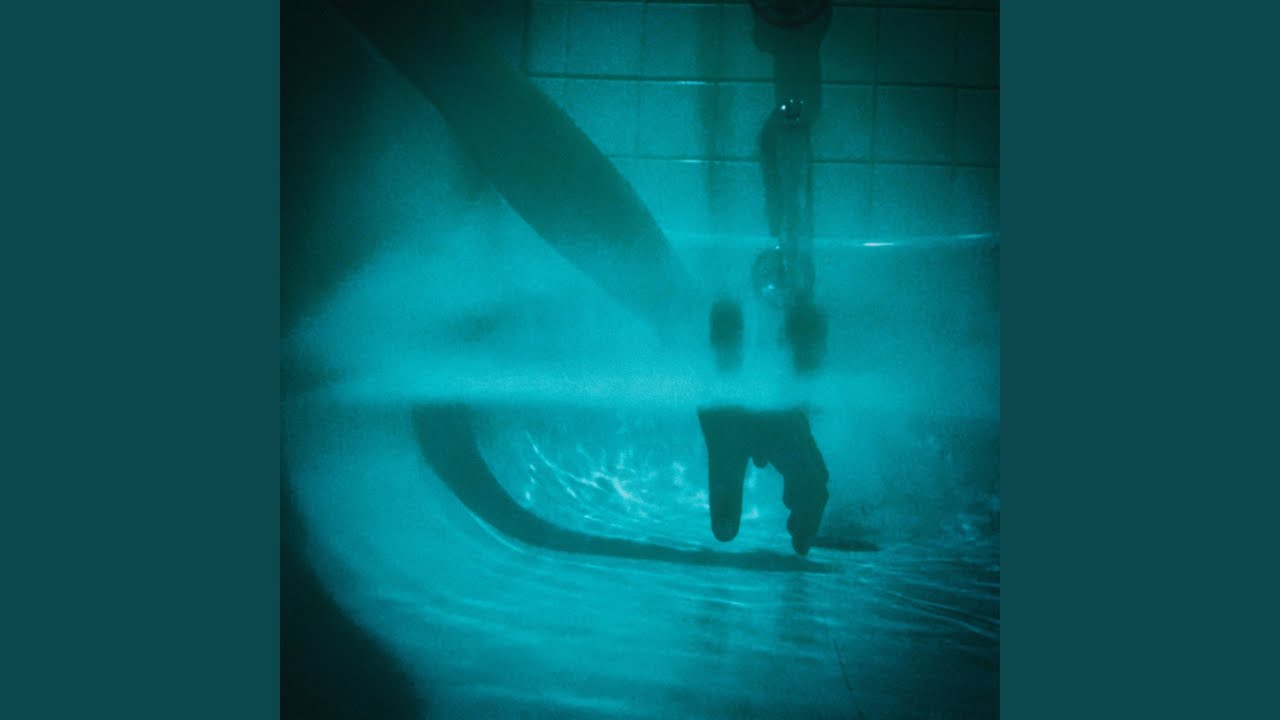 Sidelines adlı videoyu YouTube'da izle Sidelines adlı videoyu YouTube'da izle