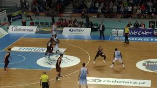 Glenn Cosey wkręcił obrońcę w parkiet #PLKPL screenshot 1