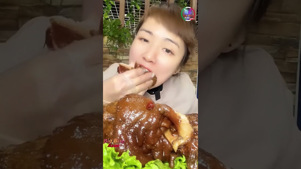 Can I Handle This Spicy Braised Pork Leg Challenge? 🌶️👀