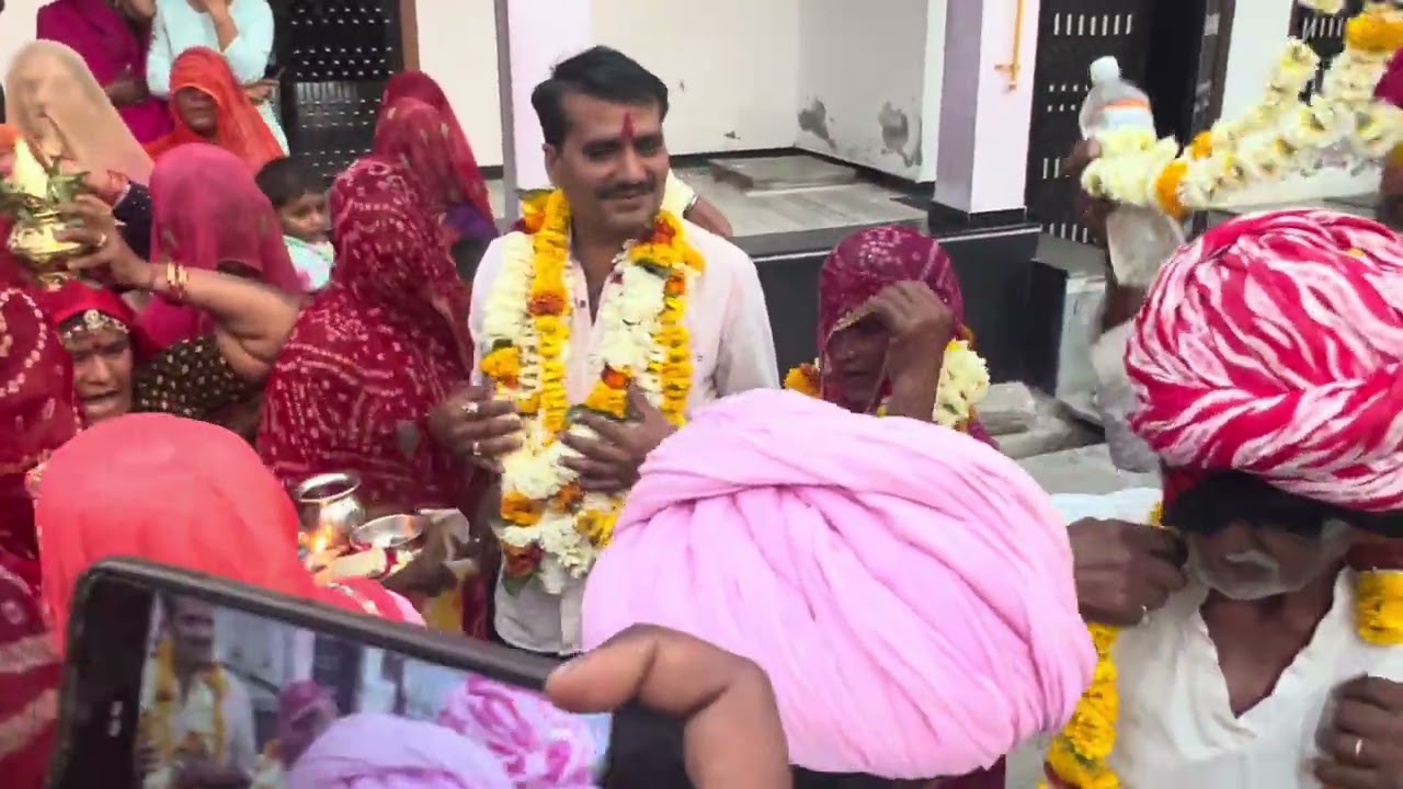 welcome to home form prayagraj  Mom Dad & bigbrother💪🏻#prayagraj #marvadiprogram  #marwadidholthali