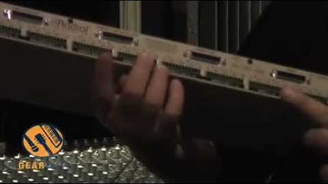 Radial 8ox Microphone Splitter