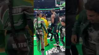 Jaylen Brown gives jersey to Bia