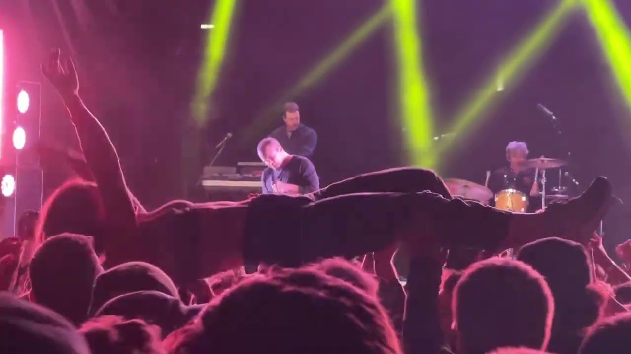 Future Islands - Seasons (Waiting on You) (Live @ Phillips Brewery - May 14, 2022)