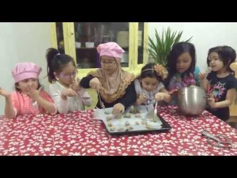 Cooking with Amina - Crunchy chocolate chip cookies