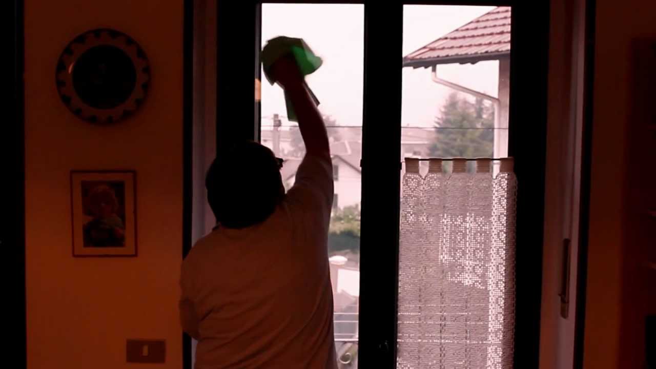 Come pulire i vetri senza detersivi youtube Pulizia vetri senza aloni