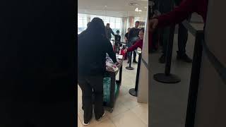 ‘Water, snacks?’ Items offered to travelers standing in line at BWI | NBC4 Washington