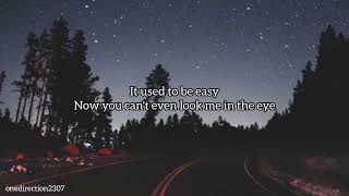 5 Seconds Of Summer - Caramel (Lyrics)