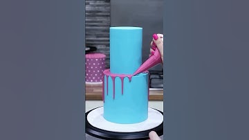 Making tiered cakes can be scary but Frost Form makes it easier! 🙌🏻 #cake